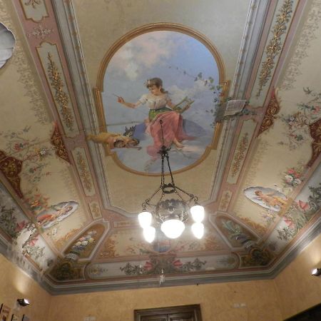 مبيت وإفطار بياتْسا أرمارِنا Antico Palazzo Affitti Brevi المظهر الخارجي الصورة