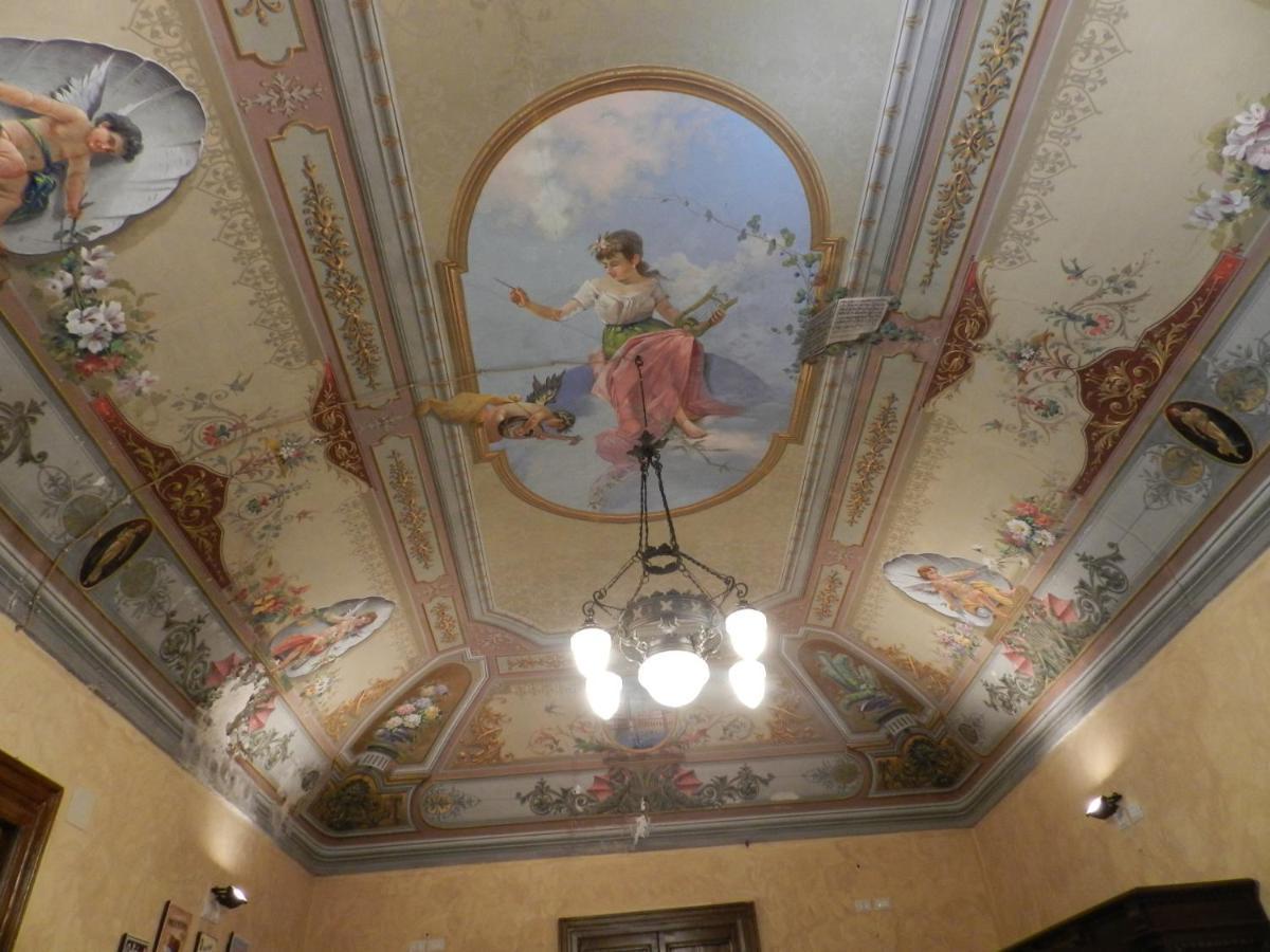 مبيت وإفطار بياتْسا أرمارِنا Antico Palazzo Affitti Brevi المظهر الخارجي الصورة