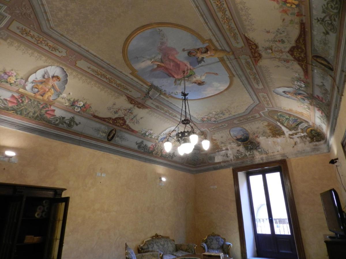 مبيت وإفطار بياتْسا أرمارِنا Antico Palazzo Affitti Brevi المظهر الخارجي الصورة