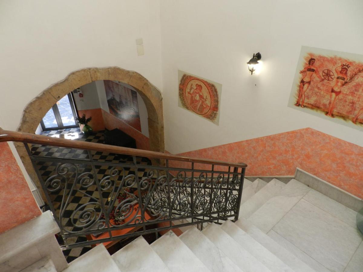 مبيت وإفطار بياتْسا أرمارِنا Antico Palazzo Affitti Brevi المظهر الخارجي الصورة