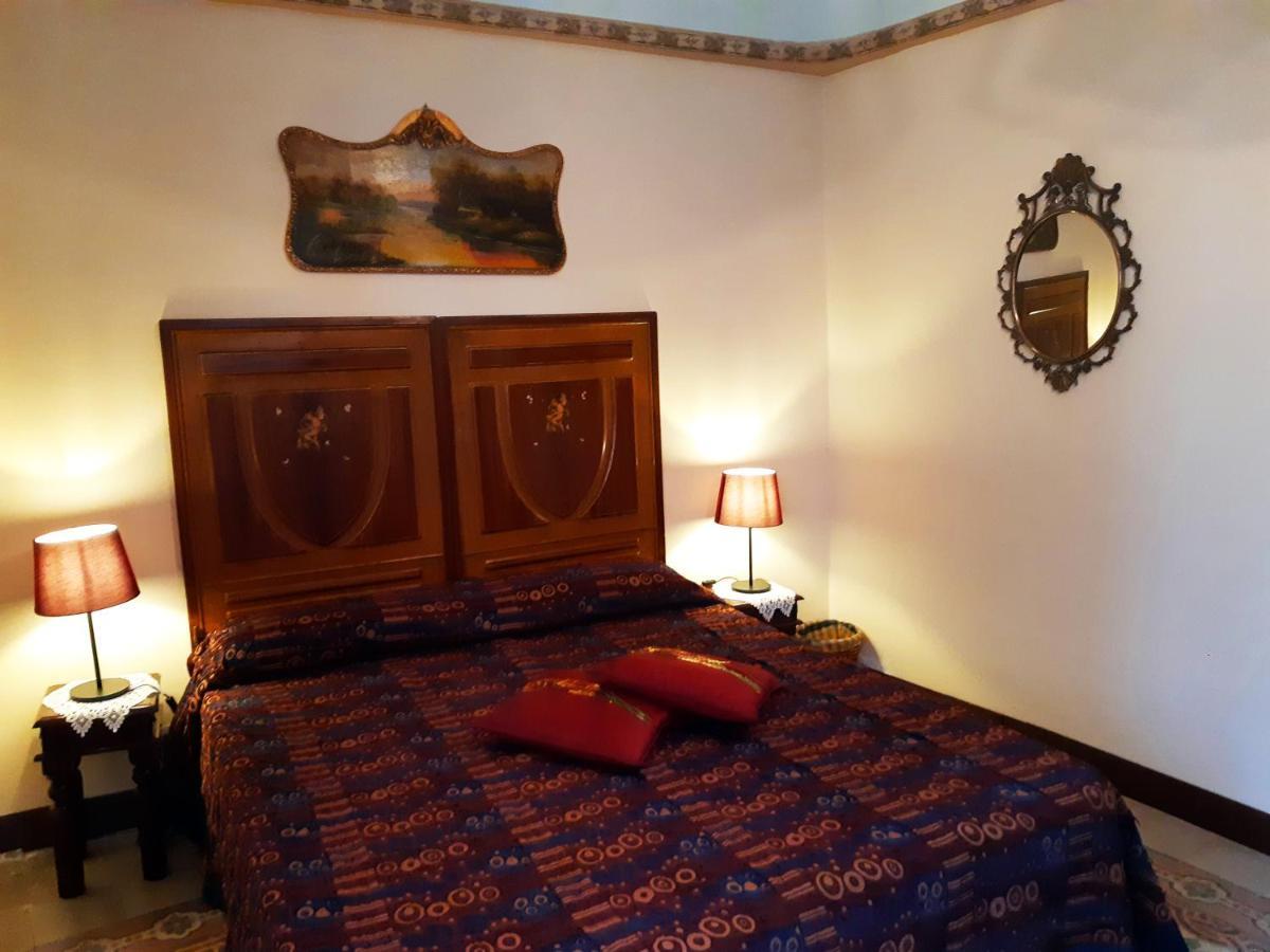 مبيت وإفطار بياتْسا أرمارِنا Antico Palazzo Affitti Brevi المظهر الخارجي الصورة