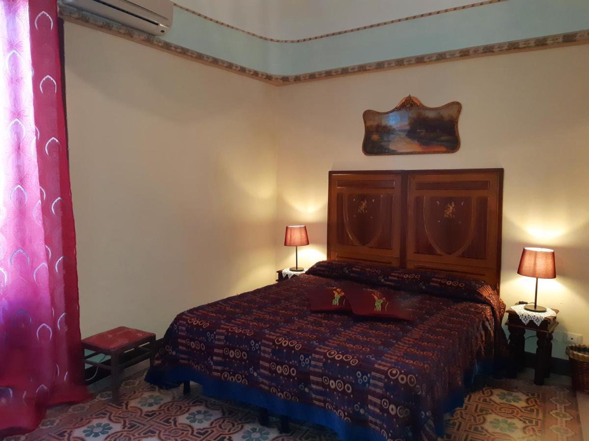 مبيت وإفطار بياتْسا أرمارِنا Antico Palazzo Affitti Brevi المظهر الخارجي الصورة